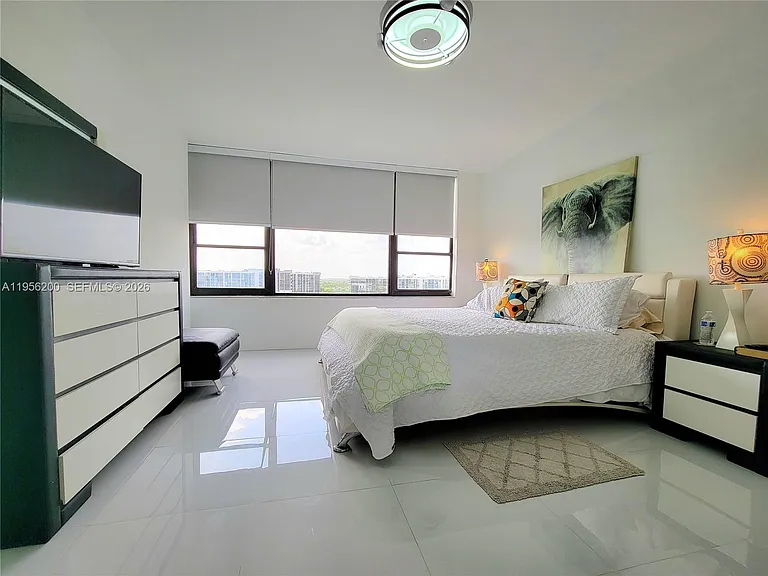 3505 S Ocean Dr #901 — Photo 10