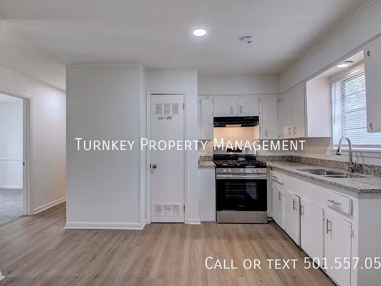 6 Parkridge Dr — Photo 2