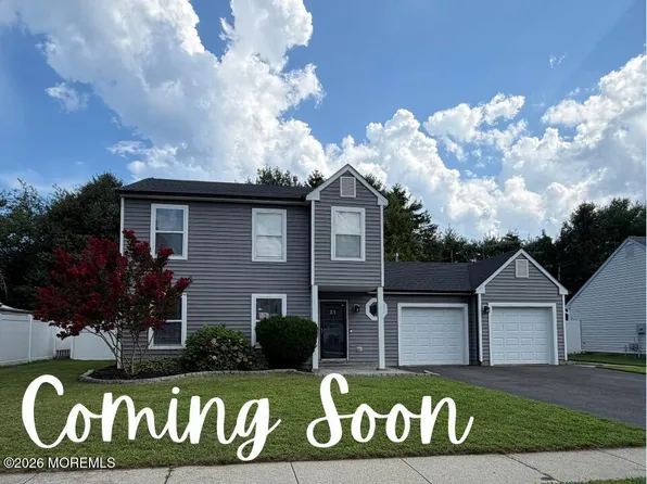 21 Crater Lake Road, Howell, NJ 07731