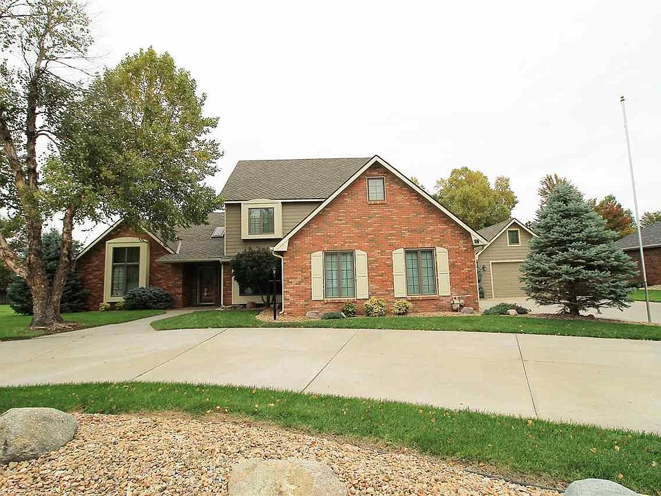 1st image of 106 Road Runner Ln