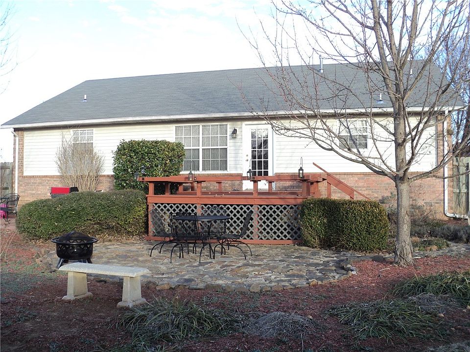 1st image of 516 Evergreen Cir