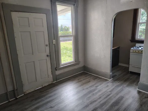 415 E Gilbert St APT 3, Muncie, IN 47305