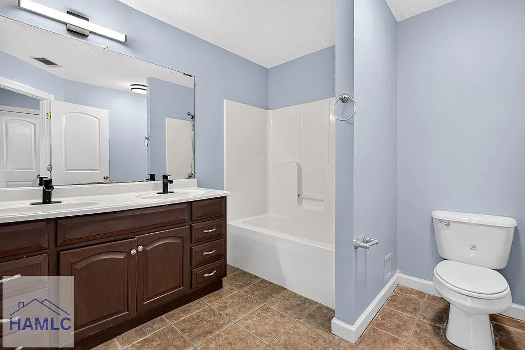 3 bed, 2.0 bath, 1300 sqft, $1,600 — Photo 2