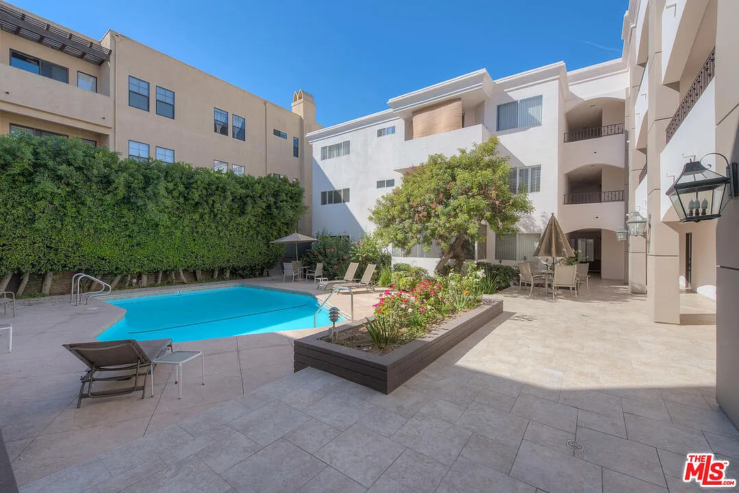 2 bed, 2.0 bath, 1177 sqft, $2,950 — Photo 4