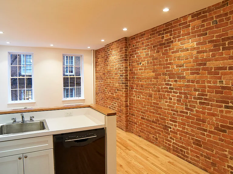 311 E 81st St #2RE — Photo 5