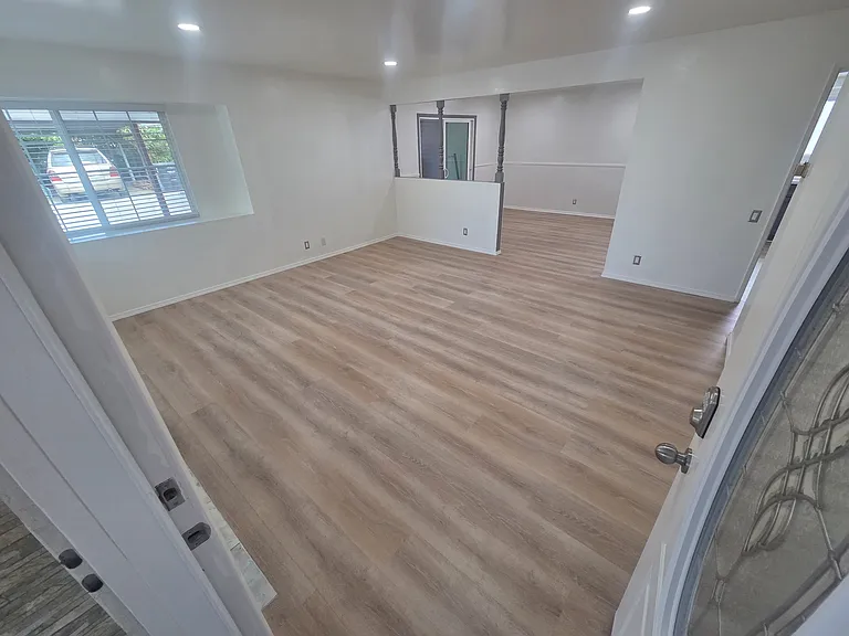 2613 Willard Ave — Photo 2