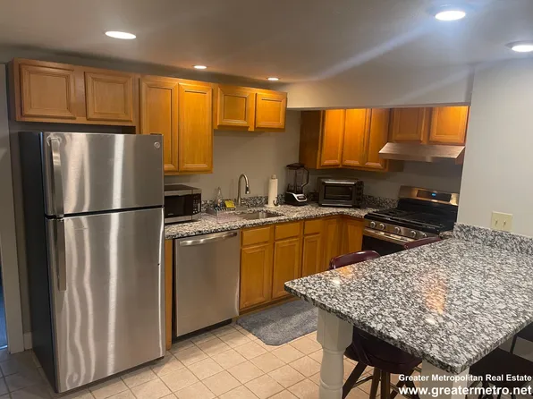 548 E 7th St APT 1, South Boston, MA 02127