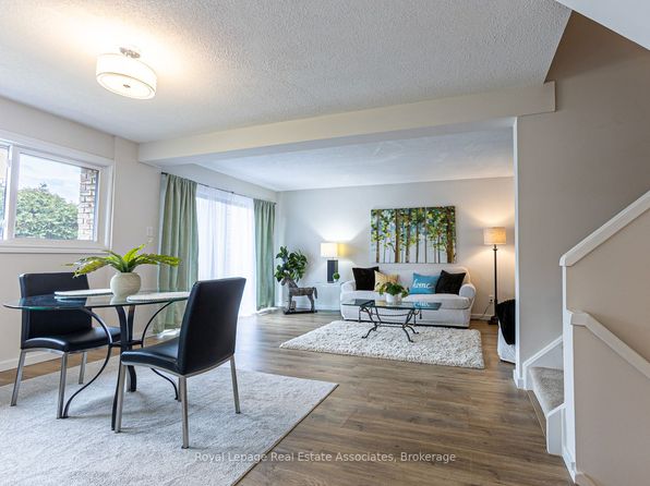 2605 Woodchester Dr #57, Mississauga, ON L5K 2E3