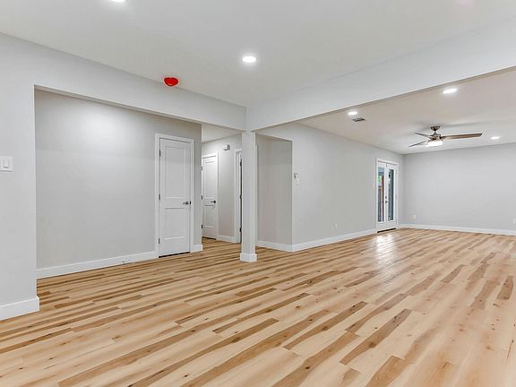 3rd image of 1218 Mayfield Ave