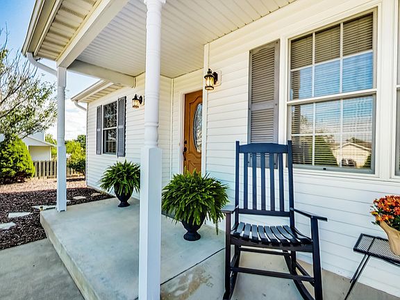4th image of 2404 Butterfly Ln