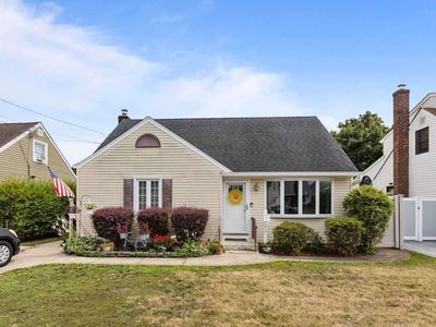 33 Audrey Avenue, Plainview, NY, 11803