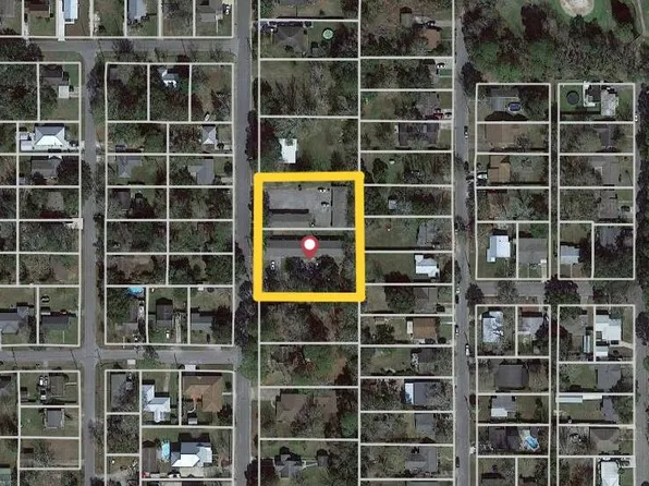 1202 Belair St, Pascagoula, MS 39567