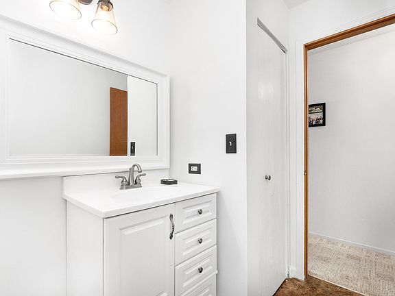 5th image of 15 E Creekside Cir #B