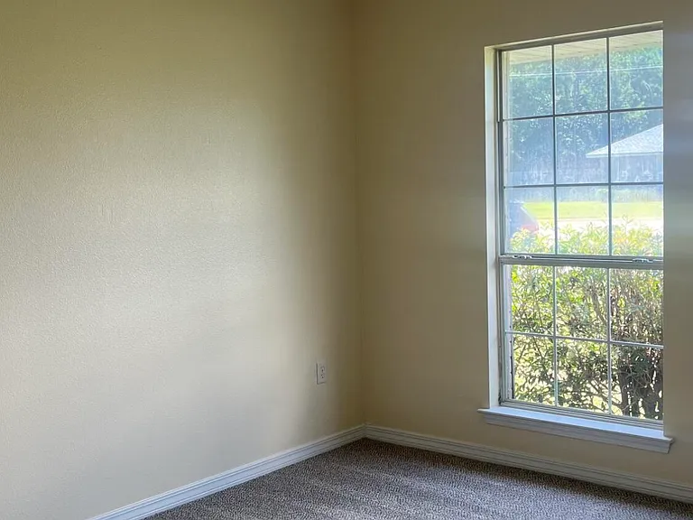 2154 Castle Grove Dr — Photo 10