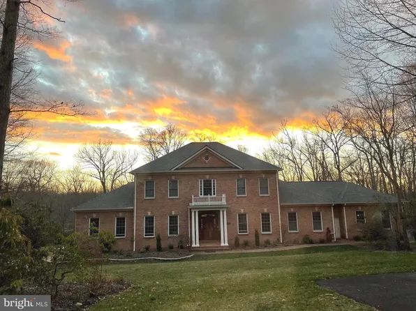 12820 Dunvegan Dr, Clifton, VA 20124