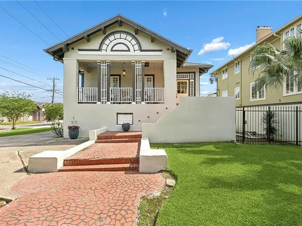 8333 Pritchard Pl, New Orleans, LA 70118