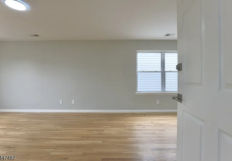 452 Marshall St — Photo 5