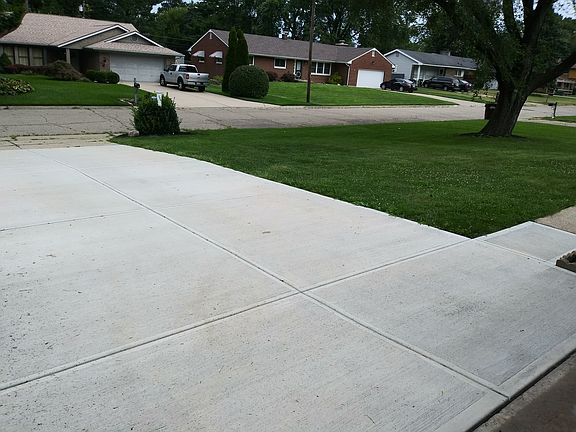2nd image of 1609 Croydon Ln