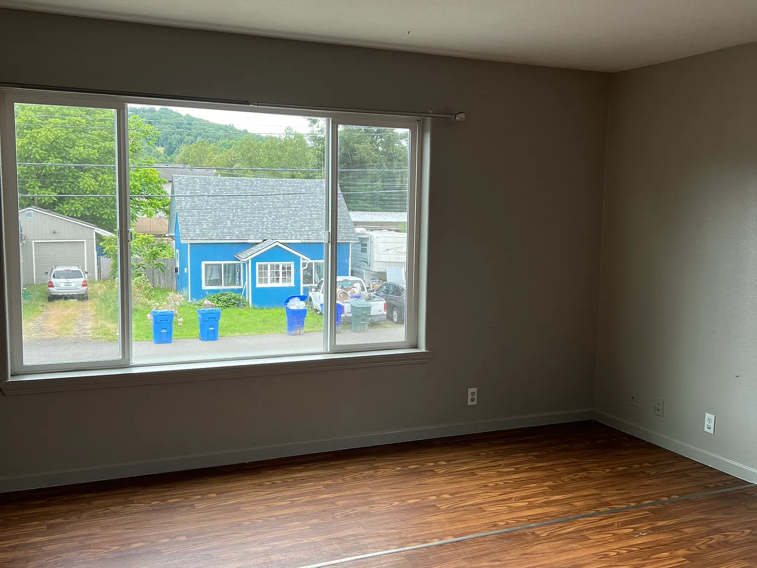 2 bed, 858 sqft, $1,400 — Photo 2