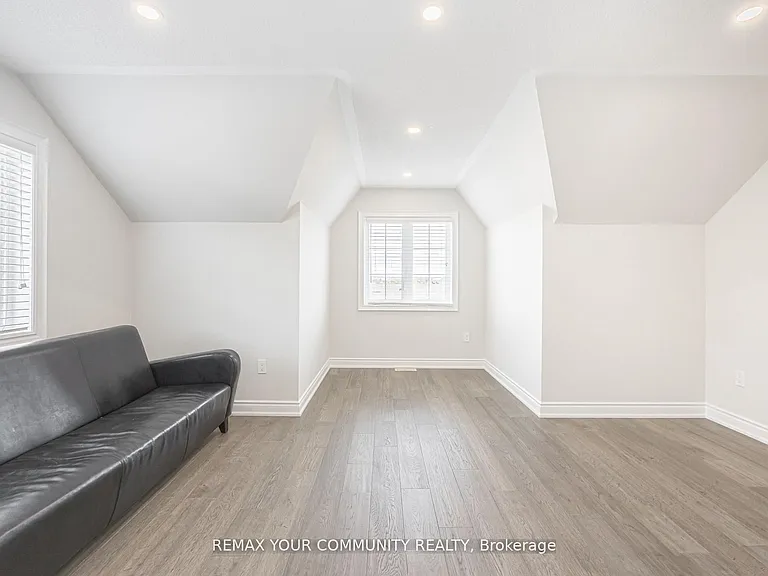 65 Bristlewood Cres — Photo 33