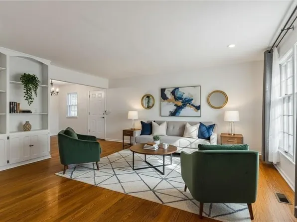 4016 E Red Bridge Rd, Kansas City, MO 64137