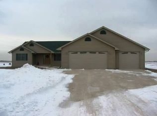 N8304 Van Dyne Rd, Fond Du Lac, WI 54937