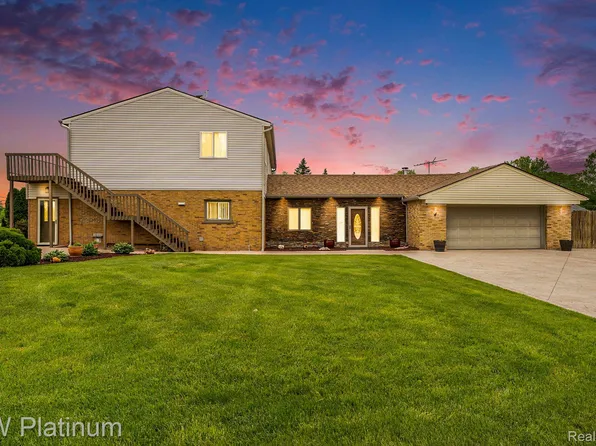 54230 North Ave, Macomb, MI 48042
