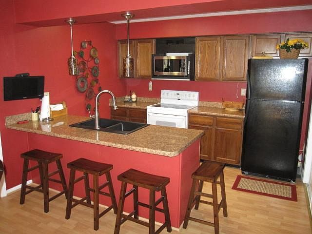 2nd image of 264 Southpoint Dr
