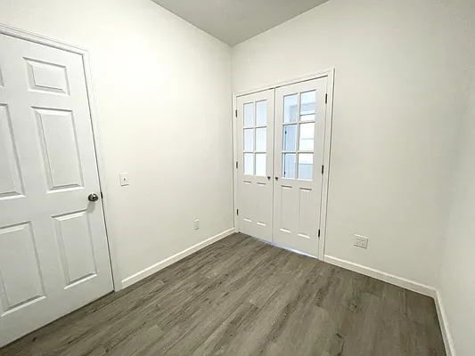 Rented by Compass | media 25