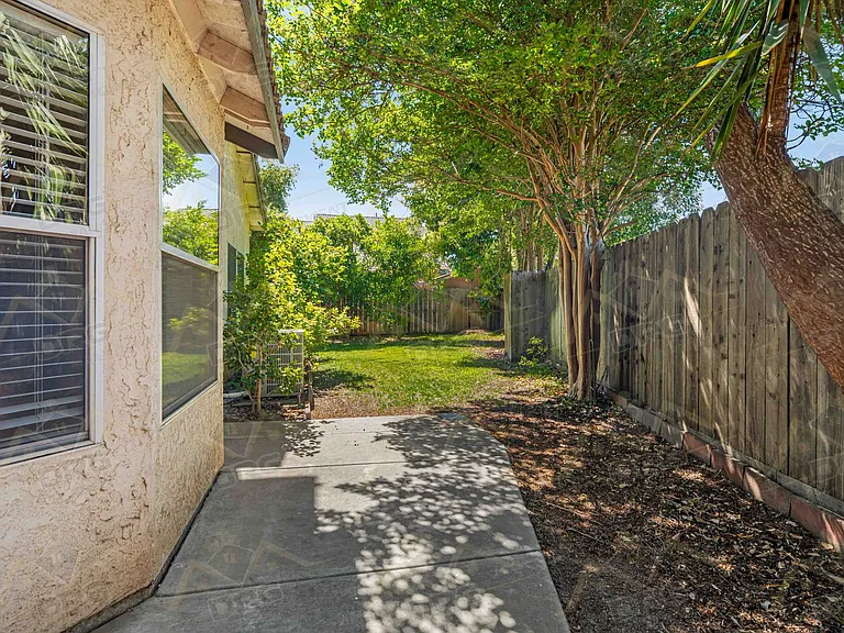 2101 Finley Ct — Photo 34