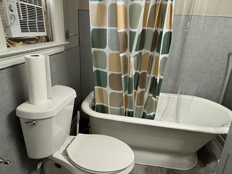 23510 Buckingham St #1 — Photo 5