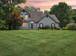 3952 Reimer Rd, Barberton, OH 44203