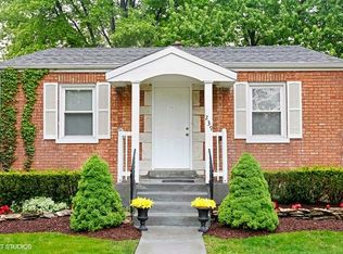 239 Linden Ave, Bellwood, IL 60104