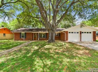 212 Galvin Dr, Seguin, TX 78155