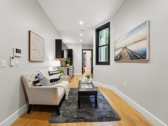 3rd image of 172 New York Ave #1L