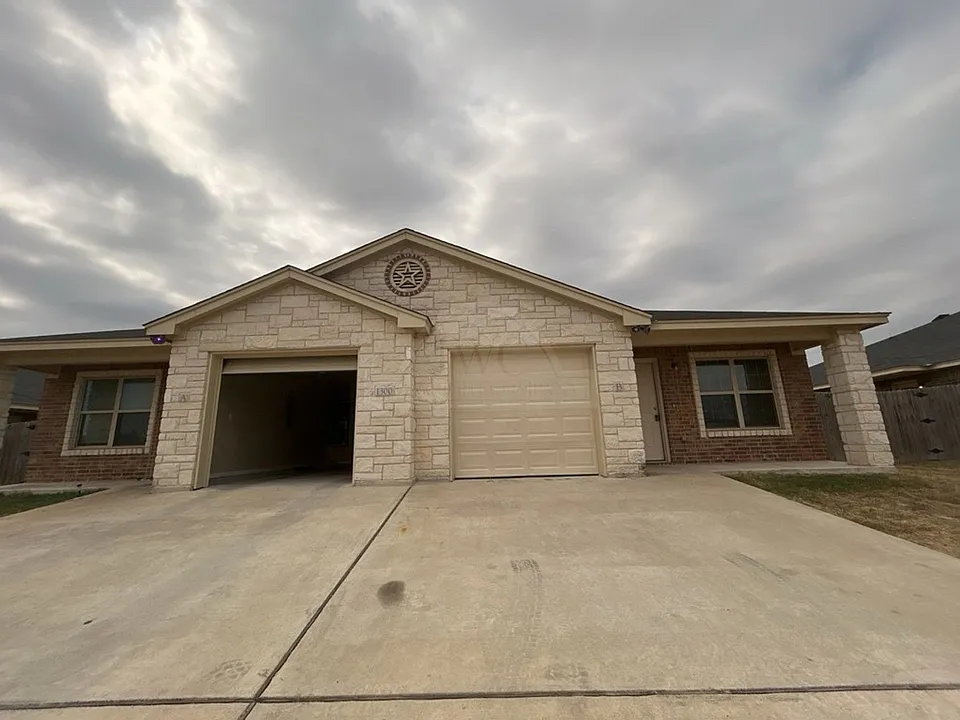 1300 Vanguard Ln