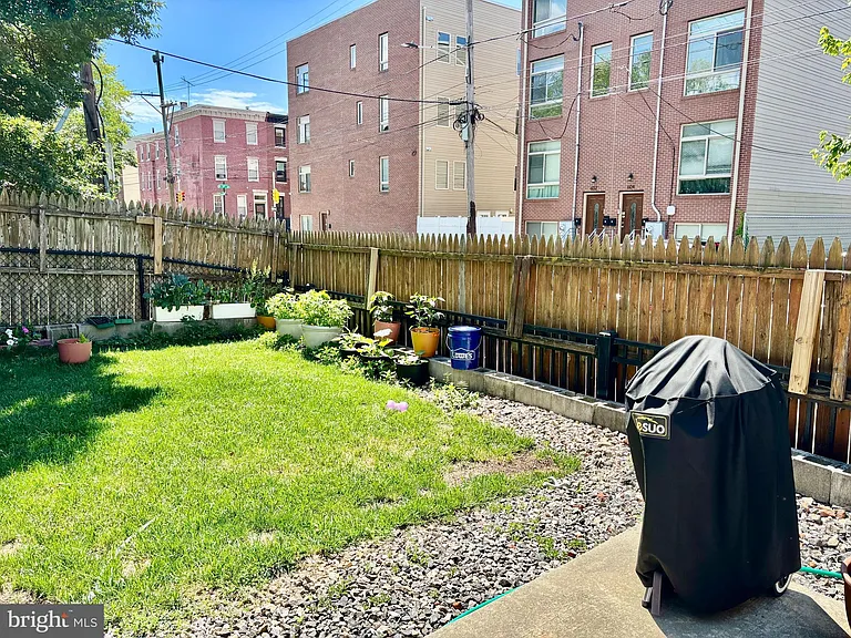 1301 N Marshall St — Photo 21