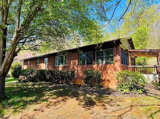 6100 Poage Valley Rd, Roanoke, VA 24018