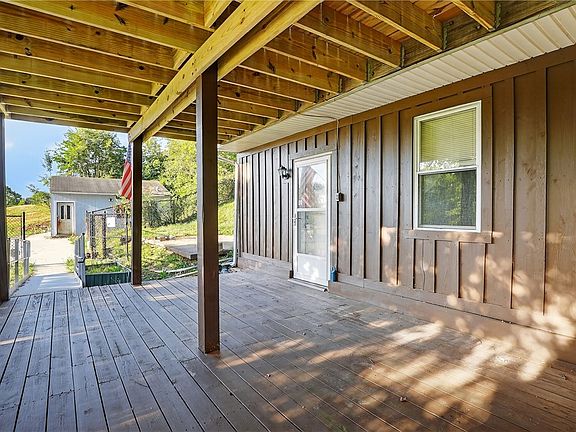 5th image of 208 McCleary Rd