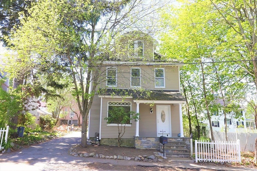 618 Beacon St, Lowell, MA 01850 Zillow
