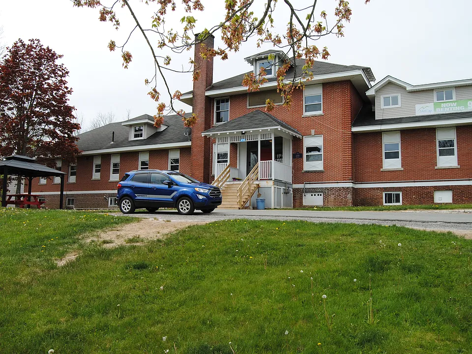 490 Wiley Ave #216