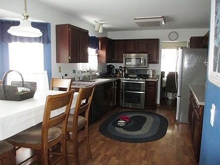 4th image of 1140 Little Falls Dr