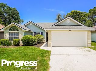 387 Willow Green Dr, Orange Park, FL 32073