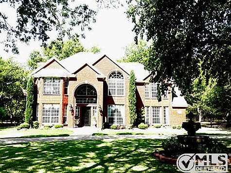 3rd image of 4017 Bordeaux Cir