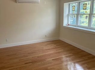 263 E 9th St #3B, Brooklyn, NY 11218