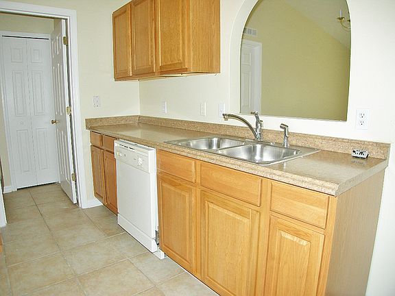 3rd image of 490 Brown Bear Way