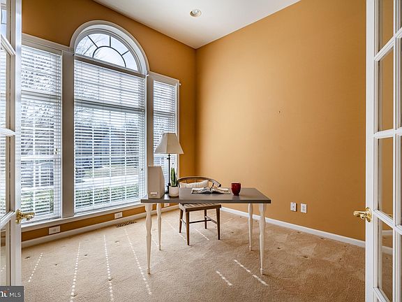 4th image of 449 Larkspur Dr