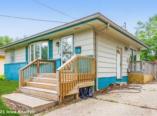 2127 Searle St, Des Moines, IA 50317