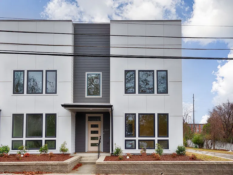2504 Freeman Rd SW — Photo 1