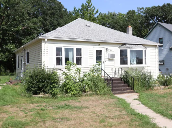 105 E Atlantic Ave, Badger, MN 56714